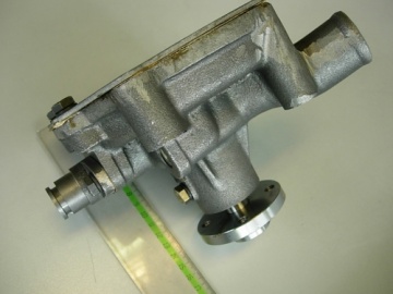 Pompe à eau - Kubota : L245, L2201
