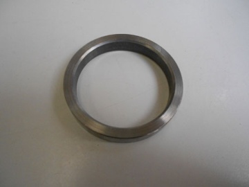 Entretoise - Kubota : L1, L1-18, L1-20, L1-22, L1-24, L1-215, L1-225, L1-245, L1-255, L1802, L2002, L2202, L2250, L2550, L2850, LSerie
